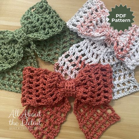 🔹🔹 PATTERN ONLY 🔹🔹 Get ready for back to school! This crochet pattern is for a mesh hair bow and is available as an instant download in pdf format. Pattern is the perfect hair accessory for fall and back to school - for girls of all ages. Enhance your accessory collection by making these charming crochet mesh hair bows. Make it as a gift for friends, family, or yourself.  This crochet pattern is beginner friendly. The hair bow features an offset mesh design . The perfect accessory for back to school! The main stitch used is the double crochet. Choose any colors you like - color variations are shown in photos. You will find a number of photos included with the pattern to help you along the way. Once payment is confirmed, you will receive an email with a download link. Purchase is for th Crochet Bow Hair Clip, Crochet Hair Bows Free Pattern, Crochet Head Accessories, Crochet Hair Accessories Free Pattern, Crochet Hair Bow, Crochet Bow Pattern, Crochet Hair Bows, Bow Crochet, Autumn Hair Accessories