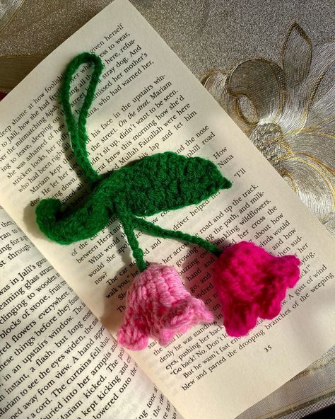 🌸 Check out these adorable crochet bell flowers! 🌸 Swipe to see how they look hanging from a bag as a charming keychain accessory. Perfect for adding a touch of handmade beauty to your everyday items. 🧶✨ #CrochetFlowers #KeychainAccessories #HandmadeWithLove #BagCharm #crochetbellflower Crochet Bell, Bell Flowers, Adorable Crochet, Handmade Beauty Products, Everyday Items, A Bag, Crochet Flowers, Crochet, Flowers