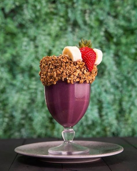 Açaí Aesthetic, Cafe Bistro, Think Food, Chocolate Desserts, Cake Smash, Junk Food, Acai Bowl, Diner, Waffles