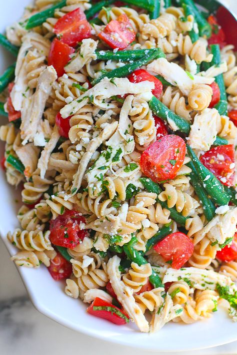 Chicken Pasta Salad with Green Beans, Tomatoes Side Pasta Salad, Side Pasta, Green Beans Tomatoes, Chicken Pasta Salad Recipes, Potluck Salad, Chicken Green Beans, Healthy Chicken Pasta, Healthy Chicken Salad, Green Beans And Tomatoes