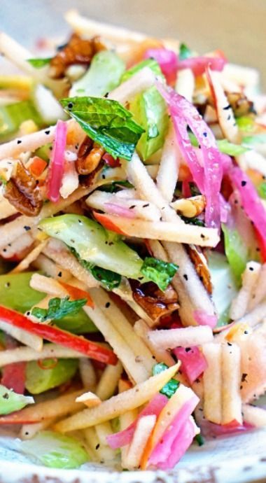 Matchstick Apple and Celery Salad Recipe Celery Recipes, Celery Salad, Medicine Tips, Nutrition Program, Healthy Nutrition, Delicious Salads, Nutrition Recipes, Diet And Nutrition, Soup And Salad