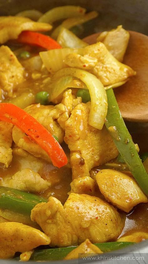 Curry Chicken Recipes Crockpot Easy, Chinese Curry Chicken Recipes, Fakeaway Recipes Chinese, Chinese Curry Chicken, Chinese Five Spice Recipe, Chinese Curry Recipe, Chinese Curry Sauce, Curry Meals, Chinese Chicken Curry