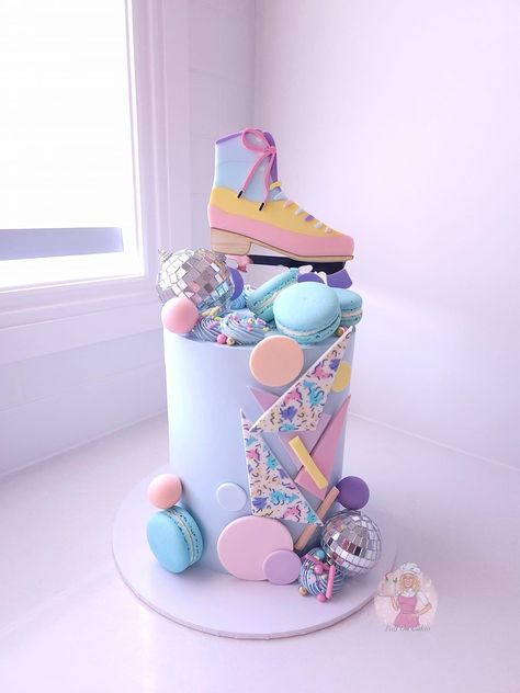 Ice Skating Cake, Roller Skate Cake, Roller Skate Birthday Party, Skate Birthday Party, Roller Skate Birthday, Skate Birthday, 13 Birthday Cake, Roller Skating Party, Tenth Birthday