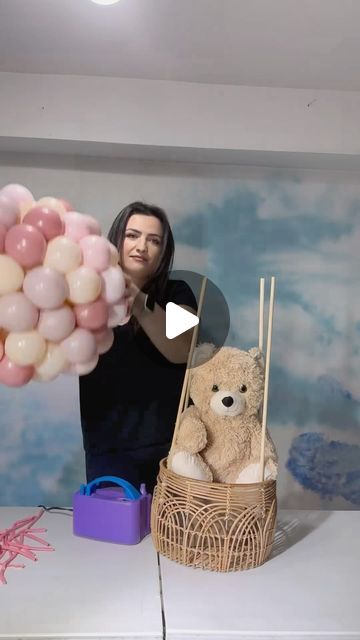 20K views · 1.1K likes | M I A  |  Balloon Artist & Coach on Instagram: "The viral Centerpiece that was seen by more than 11M people and brought here 20K of you🙏  This centerpiece definitely deserves another post, one of mine and your favorite 🤩  If you want to learn more tips about balloons and all kinds of decor, join us on our in person master class May 8th DM for more info😍" How To Make Hot Air Balloon, Diy Hot Air Balloon Centerpiece, Baby Shower Balloon Centerpieces, Balloon Baby Shower Centerpieces, Hot Air Balloon Centerpieces, Balloon Artist, Balloon Centerpieces, Baby Shower Centerpieces