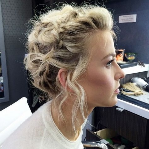 Your Ultimate Summer Braid Guide, Straight From Instagram via @byrdiebeauty Short Hair Cuts For Round Faces, Red Carpet Hair, Messy Updo, Julianne Hough, Round Face Haircuts, Penteado Cabelo Curto, Braided Updo, Wedding Hair And Makeup, Celebrity Hairstyles