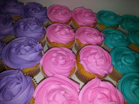 pink purple and teal tableware | Purple pink and teal rose.cupcakes Teal Cupcakes, Teal Cake, Yellow Cupcakes, Baby Shower Purple, Monster High Party, Rose Cupcakes, Purple And Teal, Cake Shapes, Girl Baby Shower Decorations