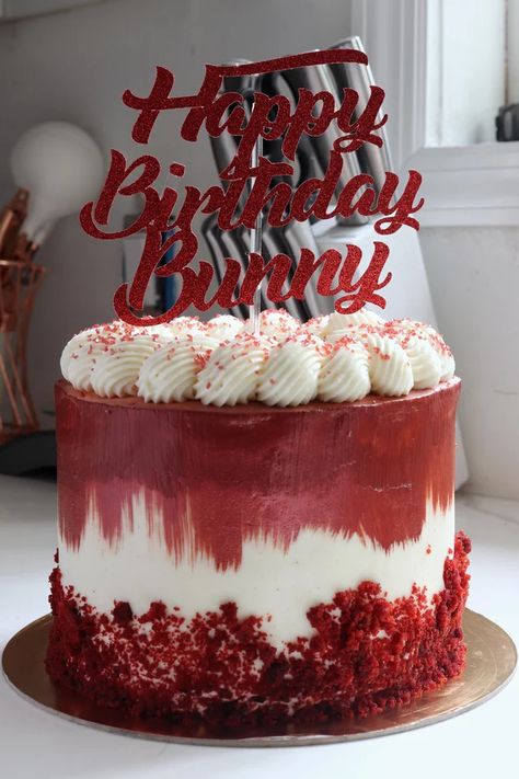 Red And White Cake, Red Velvet Cake Decoration, Velvet Birthday Cake, Red Velvet Birthday Cake, Red Velvet Birthday, Red Velvet Cakes, Red Birthday Cakes, Velvet Cakes, Red Velvet Cake Recipe