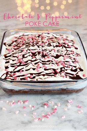 Chocolate and Peppermint Poke Cake - the prettiest & easiest crowd pleaser of a cake! Peppermint Poke Cake, Peppermint Cake, Poke Cake Recipes, Poke Cakes, Gateaux Cake, Poke Cake, Valentine's Day Quotes, Köstliche Desserts, Chocolate Peppermint