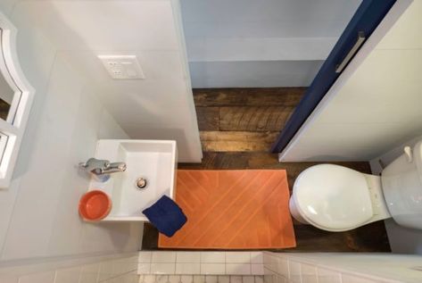 Indigo Tiny House by Driftwood Homes 0011 Micro Bathroom, Two Bedroom Tiny House, Tiny House Swoon, Tiny House Bathroom, Tiny Bathrooms, Basement Bathroom, Upstairs Bathrooms, Bad Design, Tiny Bathroom