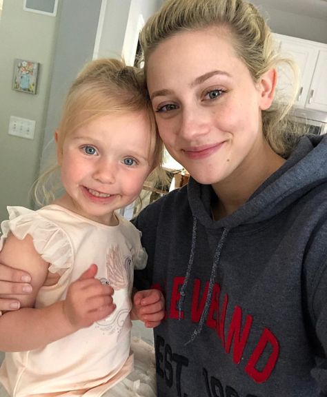 #lilireinhart Pics Edit, Jennifer Aniston Videos, Victoria James, Betty Cooper Riverdale, Lili Reinhart And Cole Sprouse, Deni Denials, Riverdale Betty, Women Looking For Men, Bra Image