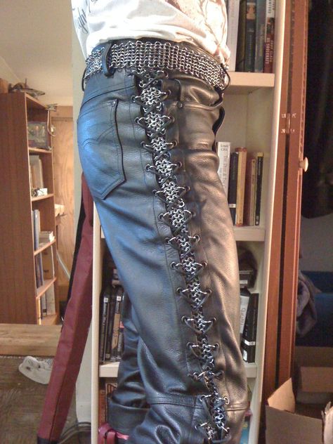 I've been wanting to make these for years, and I finally have. I took a pair of side lace motorcycle leather pants, and inserted a row of chainmail on either side beneath the laces. The result... Chainmail Clothing, Metal Pants, Chainmail Armor, Armor Clothing, Medieval Clothing, Motorcycle Leather, Style Clothes, Chain Mail, Other Outfits