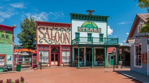 Old West Decor, Arizona Attractions, Cowboy Town, Contemporary Rustic Decor, Old Western Towns, Arizona History, Old West Town, Western Saloon, Pioneer Village