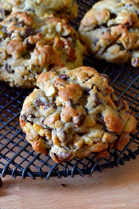 Pin on Cookies Metropolitan Market The Cookie Recipe, Levain Style Cookies, Thick Bakery Style Cookies, Award Winning Cookie Recipes, Different Cookie Recipes, Levain Bakery Chocolate Chip Cookies, Cookies Levain, Levain Cookie Recipe, Best Cookies In The World