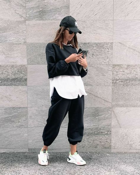 Tuta Sportiva Outfit, Outfit Tuta, Thrifting Style, Sporty Outfits For Women, Minimalista Sikk, Tomboy Stil, Sporty Chic Outfits, Casual Sporty Outfits, Winter Mode Outfits