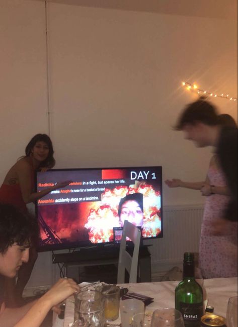 Powerpoint Night Aesthetic, Power Point Night Ideas With Friends, Power Point Night, Powerpoint Night Ideas, Presentation Night, Party Moodboard, 2023 Moodboard, College Vibes, Preppy Inspo