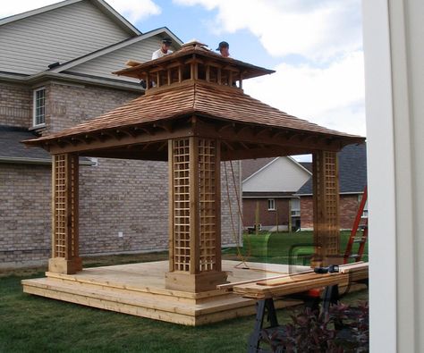 Octagonal Gazebo, Garden Sitting Areas, Japanese Buildings, Hot Tub Gazebo, Landscape Structure, Outdoor Bath, Japanese Decor, Earth Homes, Garden Buildings