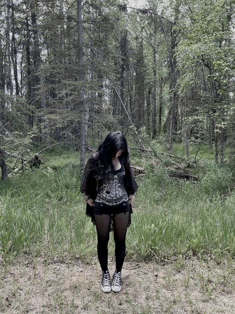 Black Shorts And Tights Outfit, Chill Goth Outfits, Goth Country Aesthetic, Soft Goth Outfits Summer, Chubby Alt Outfits, Goth Workout Clothes, Chubby Grunge Outfits, Summer Alternative Outfits, Lazy Goth Outfits