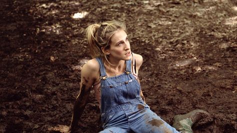 Cute Overalls, Date Dresses, And Just Like That, Carrie Bradshaw, City Style, Country Outfits, High Waisted Trousers, Dungarees, Concert Outfit