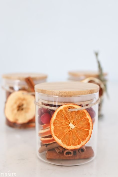 Homemade - Dried - Shelf Stable - Holiday Potpourri! 3 varieties you can make for a beautiful DIY Christmas gift idea. #camitidbits #potpourri #stovetoppotpourri #christmasgifts #holidaygifts #giftidea #driedfruit Dried Potpourri Recipes, Dried Citrus Decorations, Citrus Decorations, Stove Potpourri, Holiday Smells, Scripture Tea, Holiday Potpourri, Dried Citrus, Dried Potpourri