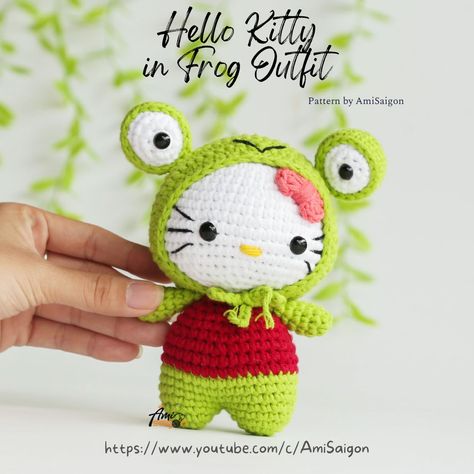 Crochet Kerropi, Hello Kitty Crochet Pattern Free, Frog Outfit, Crochet Challenge, Diy Finger Knitting, Crochet Hello Kitty, Kitty Amigurumi, Hello Kitten, Fest Ideas