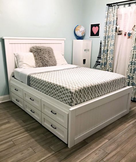 Full Size Trundle Bed, Full Size Storage Bed, Bed With Drawers Underneath, Bed Designs With Storage, Trundle Bed With Storage, Cama Queen Size, Bed Frame With Drawers, White Bed Frame, Closet Aesthetic