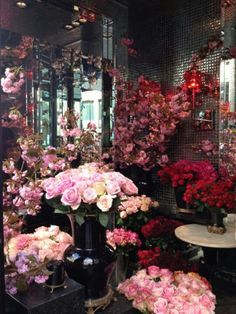 Best flower shop in all of Paris - Hotel Costes Rose Shop. Room Full Of Flowers, Hotel Costes, Flowers Shop, Flower Shops, Florist Shop, Rose Boutique, Trendy Flowers, Paris Paris, At The Hotel