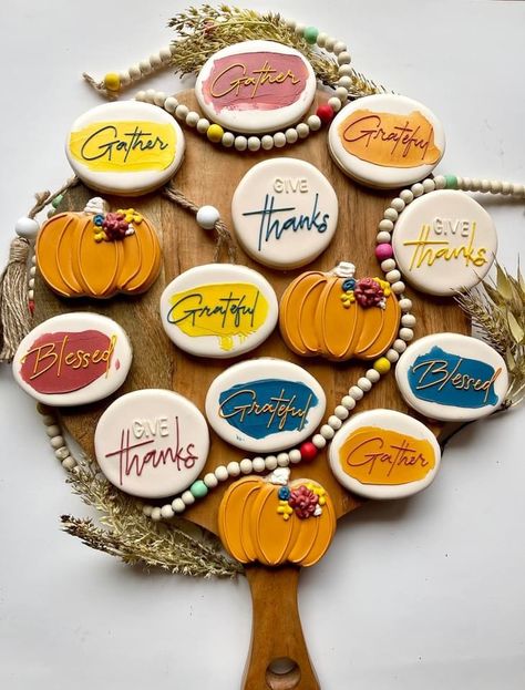 Circle Fall Cookies, Baking Sugar Cookies, Thanksgiving Cookies Decorated, Cookies Thanksgiving, Thanksgiving Baking, No Bake Sugar Cookies, Cutout Cookies, Thanksgiving Cookies, Easy Sugar Cookies