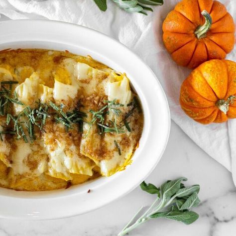 Pumpkin Ricotta Manicotti with Roasted Garlic Brown Butter and Sage. I think I’ve mentioned that I hoard the seasonal Trader Joe’s canned pumpkin so I can use it all year? Well, this recipe is worthy of one of those precious cans. Mix the canned pumpkin with some mascarpone, Parm and mozzarella and you’ve got yourself an amazing filling for manicotti. If that wasn’t enough, top the manicotti with more mozzarella and toasty roasted garlic brown butter. It’s a dinner that is sure to plea… Salmon Polenta, Garlic Brown Butter Sauce, Browned Butter Pasta, Polenta Muffins, Brown Butter Sauce Recipe, Butter Garlic Sauce, Chicken Ricotta, Pumpkin Ricotta, Dutch Oven Beef