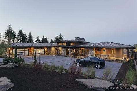 Northwest Contemporary Homes, Northwest Interior Design, Northwest Contemporary, Fowler Homes, Mid Century Modern House Exterior, Mountain Home Exterior, Mountain Modern Home, One Storey House, Barn House Design