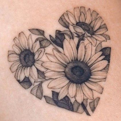 Sunflower Heart Tattoo, Moms Tattoo, Daisy Tattoo Designs, Sunflower Stencil, Girl Shoulder Tattoos, Rose Shoulder Tattoo, Flower Tattoo Drawings, Flame Tattoos, Shape Tattoo