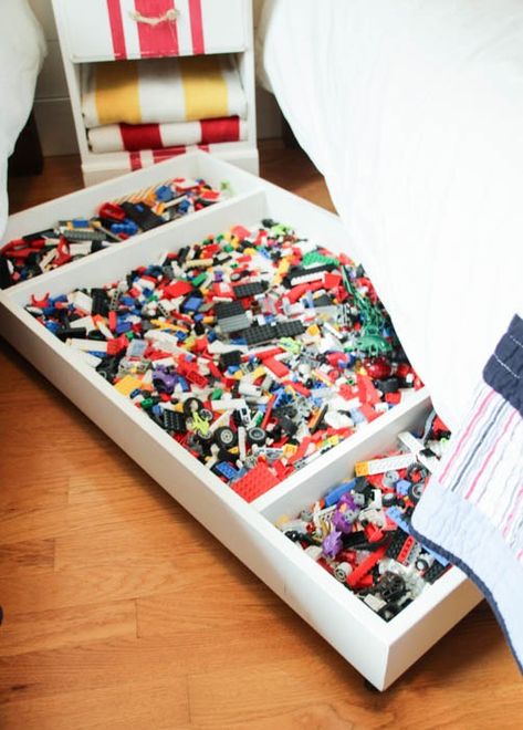 DIY Under Bed Rolling LEGO Storage Cart | The Happy Housie Lego Organizer, Table Lego, Lego Storage Organization, Diy Storage Bed, Lego Organization, Diy Rangement, Lego Display, Lego Table, Organizer Ideas