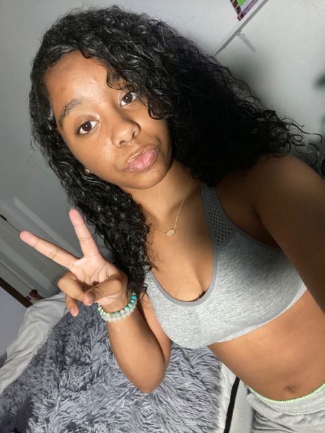 Pretty Selfies 13 Age, Pretty Curly Heads, Troll Pics, Curly Heads, Swag Era, Catfish Girl, 2013 Swag Era, Braided Hairstyles For Teens, Stylish Summer Outfits