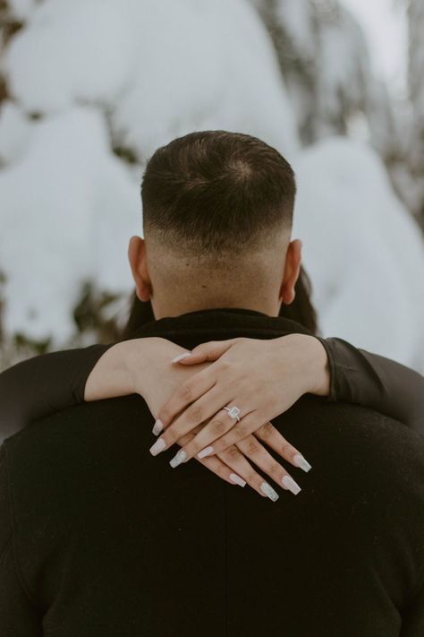 Proposal Ideas Engagement Photo Shoot, Winter Nails Engagement, Prenup Nails Idea, Engagement Proposal Photos Ideas, Engagement Ring Photoshoot Ideas, Surprise Engagement Proposals Ideas, Plus Size Engagement Photo, Couples Proposal Photoshoot, Surprise Engagement Photo Shoot