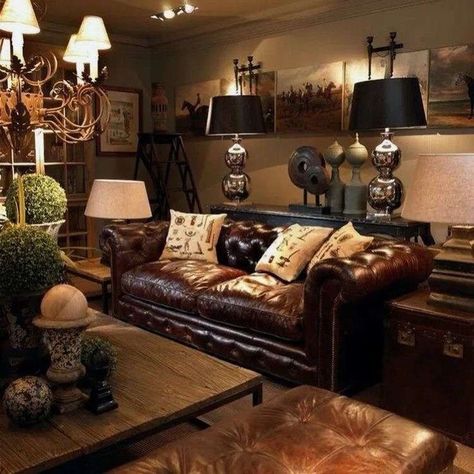 Brown Couch Ideas, Zigarren Lounges, Chesterfield Sofa Living Room, Chesterfield Living Room, Couch Ideas, Brown Couch, Gorgeous Houses, Classic Living Room, Man Room