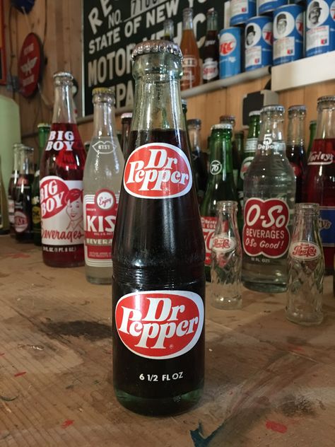 Vintage Dr Pepper sode bottle full Vintage Dr Pepper Bottles, Dr Pepper Vintage, Dr Pepper Bottle, Vintage Dr Pepper, Dr Pepper Soda, Vintage Soda Bottles, Vintage Soda, Soda Drinks, Activities Ideas