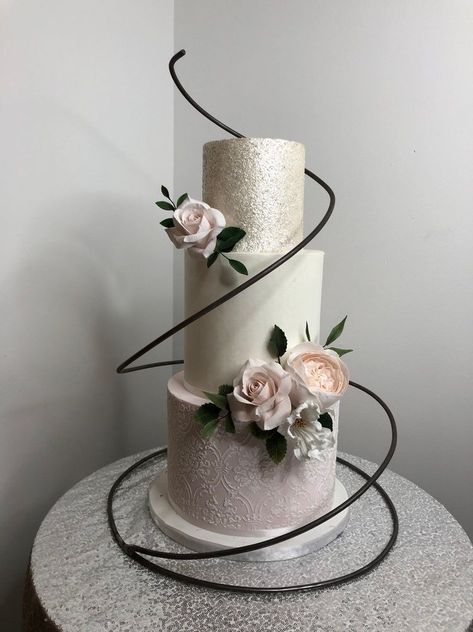 Spiral Cake, Fancy Wedding Cakes, Wedding Cake Fresh Flowers, Luxury Cake, Idee Cricut, Wedding Cake Table, Simple Wedding Cake, Wedding Cake Stands, Fancy Wedding