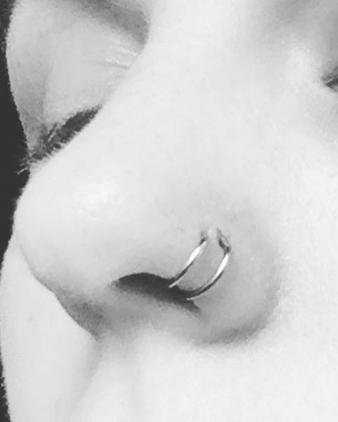 Double Hoop Nose Ring, Double Nose Ring, Double Nose Piercing, Second Piercing, Kawaii Tattoo, Nose Rings Hoop, Cute Piercings, Lip Piercing, Nose Hoop