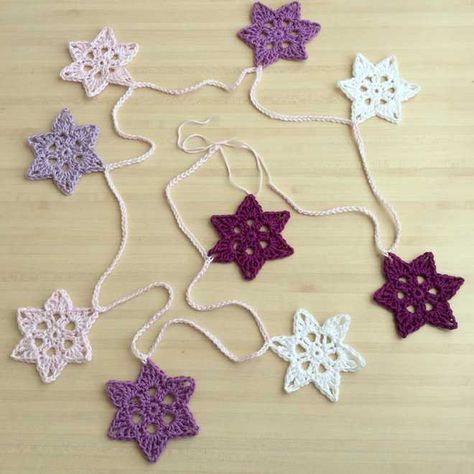 ☆ Jolies étoiles au crochet - Tuto ☆ - Mon Tricocotier Pretty Stars, Simpul Makrame, Crochet Free Patterns, Colorful Crochet, Crochet Braid, Crochet Ornaments, Crochet Stars, Crochet Snowflakes, Crochet Motifs