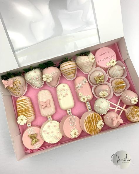 Dessert Treat Boxes Ideas, Chocolate Covered Treat Box Ideas, Sweet Treat Box Ideas, Sweets Box Ideas, Birthday Treat Boxes Ideas Sweets, Dessert Gift Box Ideas, Treat Boxes Ideas Sweets, Dessert Box Ideas, Chocolate Treat Boxes