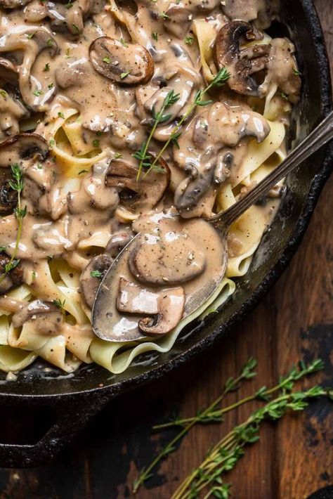 Beef Stroganoff Vegan, Easy Vegan Mushroom Stroganoff, Mushroom Spinach Stroganoff, Vegan Stroganoff Recipe, Vegan Dinner With Mushrooms, Mushroom Pasta Dairy Free, Vegan Stroganoff Mushroom, Vegetarian Beef Stroganoff, Vegan Mushroom Soup Recipes