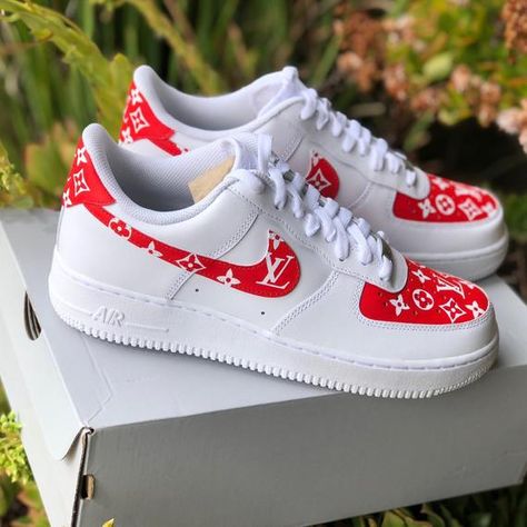 •Available for sizes 2-13. •All sizes are male sizes. •Women sizes will be 1.5 size up. For example, a size 7 in men will be a size 8.5 in women. •Shipping process usually takes 3-4 weeks •For any questions please feel free to message me Custom Shoes Diy, Sneaker Outfits, Nike Shoes Air Force, White Nike Shoes, Jordan Shoes Girls, Custom Nike Shoes, All Nike Shoes, Shoes Sneakers Jordans, Nike Air Shoes