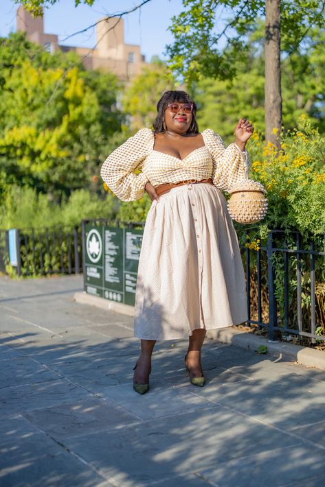 Plus Size Fashion Inspo, Roman Holiday Outfit, Plus Size Neutral Outfit, Fat Outfits, Plus Size Cottagecore Fashion, Estilo Cottagecore, Chubby Girl Fashion, Colorful Hairstyles, My Emotions