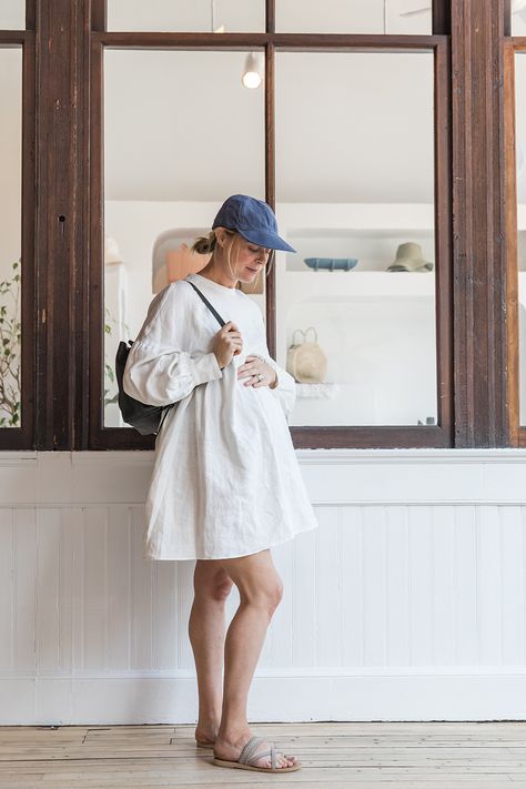 A Week of Outfits: Julie O'Rourke of Rudy Jude on @Cupofjo wearing the Blluemade cornflower blue linen cap Linen Maternity Clothes, Linen Pregnancy Outfit, Maternity Sets, Pregnancy Outfits Summer, Babymoon Outfits, Summer Maternity Outfits, Cute Pregnancy Outfits, A Week Of Outfits, Rudy Jude