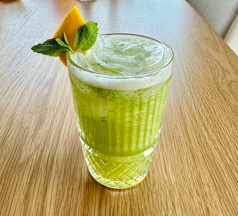 Mint Lemonade Recipe, Mint Lemonade, Lemonade Recipe, Fancy Drinks, Lemonade Recipes, Menu Items, Mint Leaves, Best Foods, Lemonade