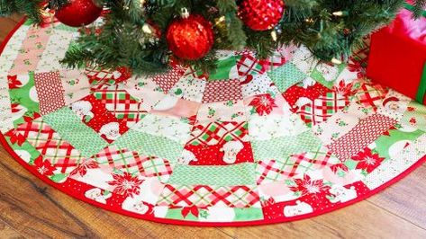 June Tailor’s Quilt As You Go Tree Skirt | DIY Joy Projects and Crafts Ideas Modern Christmas Tree Skirts, Swell Christmas, Quilted Christmas Tree Skirt, Quilted Christmas Tree, Christmas Tree Skirts Patterns, Tree Skirt Pattern, Blue Christmas Decor, Modern Christmas Tree, Quilt As You Go