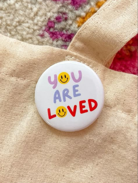 Button Badges Ideas, Button Pins Ideas, Button Maker Ideas, Button Pin Design Ideas, Bottons Ideas, Cute Button Pins, Pin Button Design, Button Ideas, Buttons Design