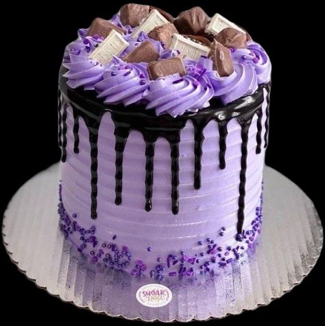 Purple And Chocolate Cake, Chocolate Purple Cake, Purple Chocolate Cake, Purple Cake Ideas Birthday Simple, Pastel Purple Cake, Purple Theme Cake, Purple Cake Designs Birthday, Purple Bday Cake, Purple Drip Cake