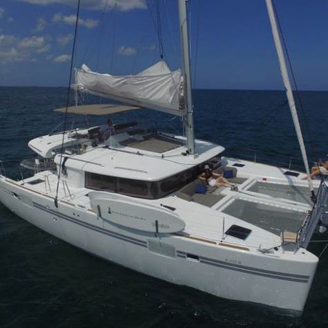 Lagoon Catamaran, Yacht Charter, Open Water, Catamaran, Snorkeling, Bahamas, Sailing