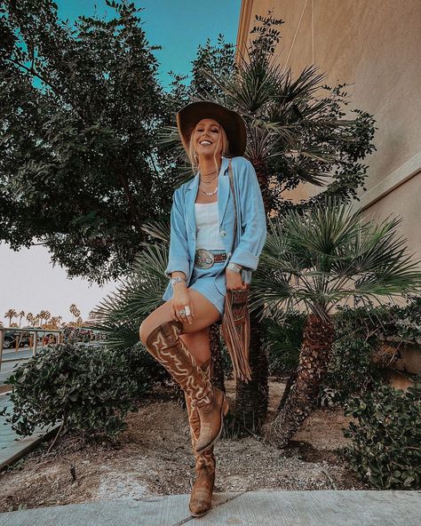 Shaley Ham, Western Branding, West Desperado, Nfr Style, Rodeo Cowgirl, Instagram Shopping, Dress Appropriately, Blazer Set, Branding Photoshoot