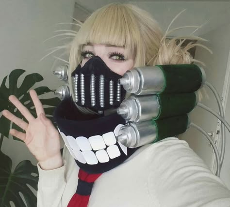 Toga cosplay from BNHA ✨ Cute Yandere, Toga Cosplay, Pieces Of Her, Toga Costume, Armor Cosplay, Anime Eye Makeup, Female Pirate Costume, Diy Kandi Bracelets, Diy Kandi